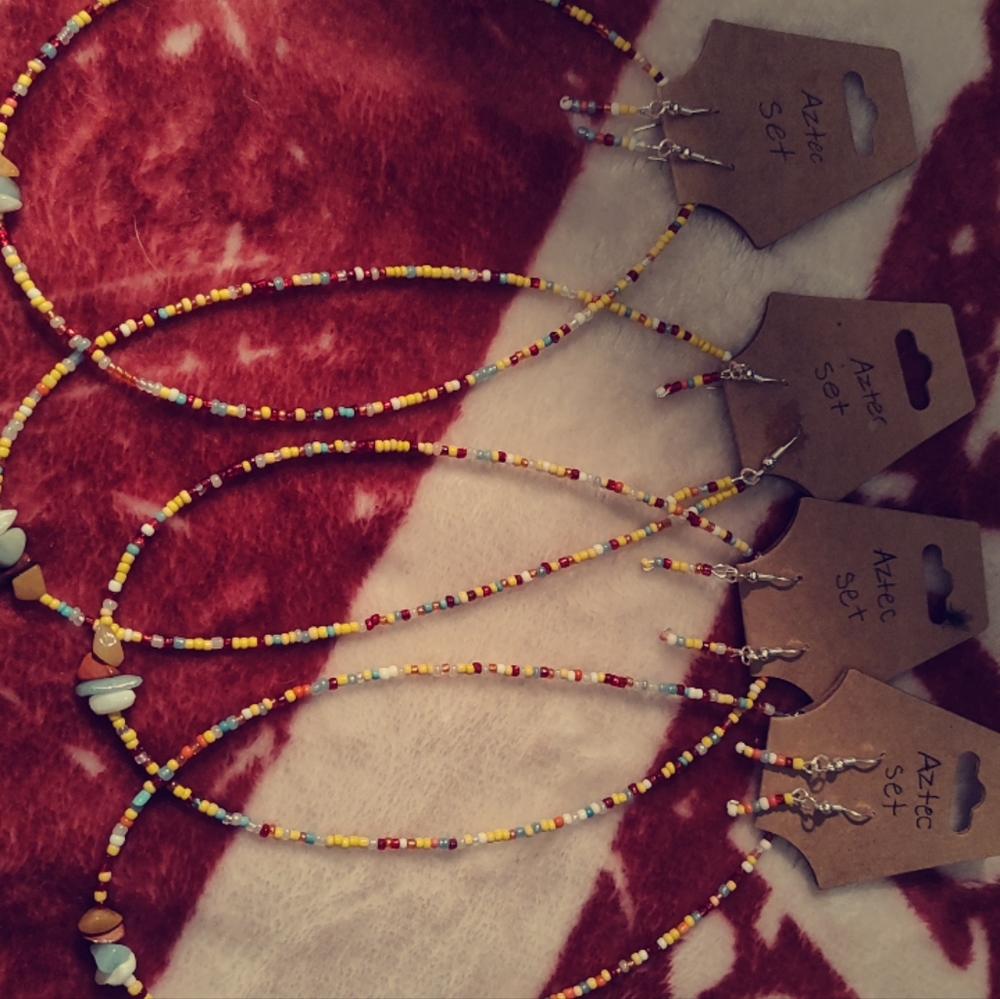 Necklace and bracelet sets